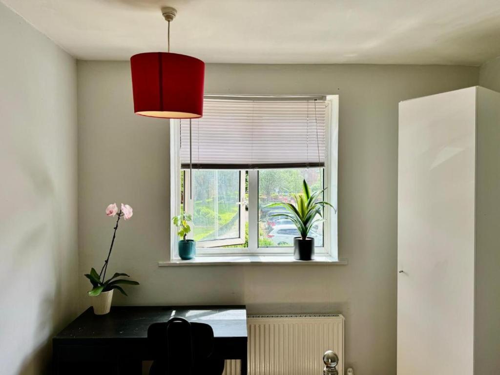 Отель Whitechapel Lindley House R2 Лондон Экстерьер фото