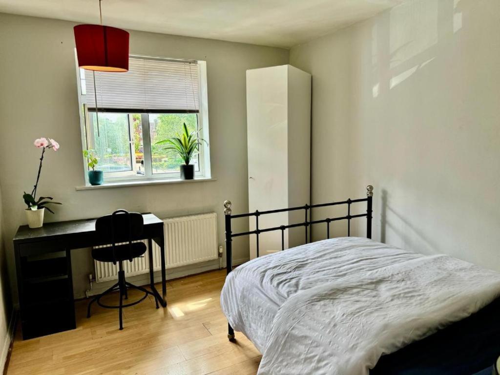 Отель Whitechapel Lindley House R2 Лондон Экстерьер фото