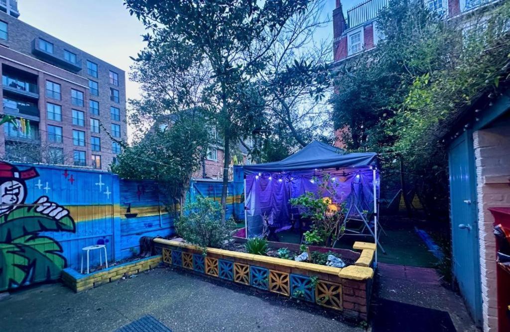Отель Whitechapel Lindley House R2 Лондон Экстерьер фото