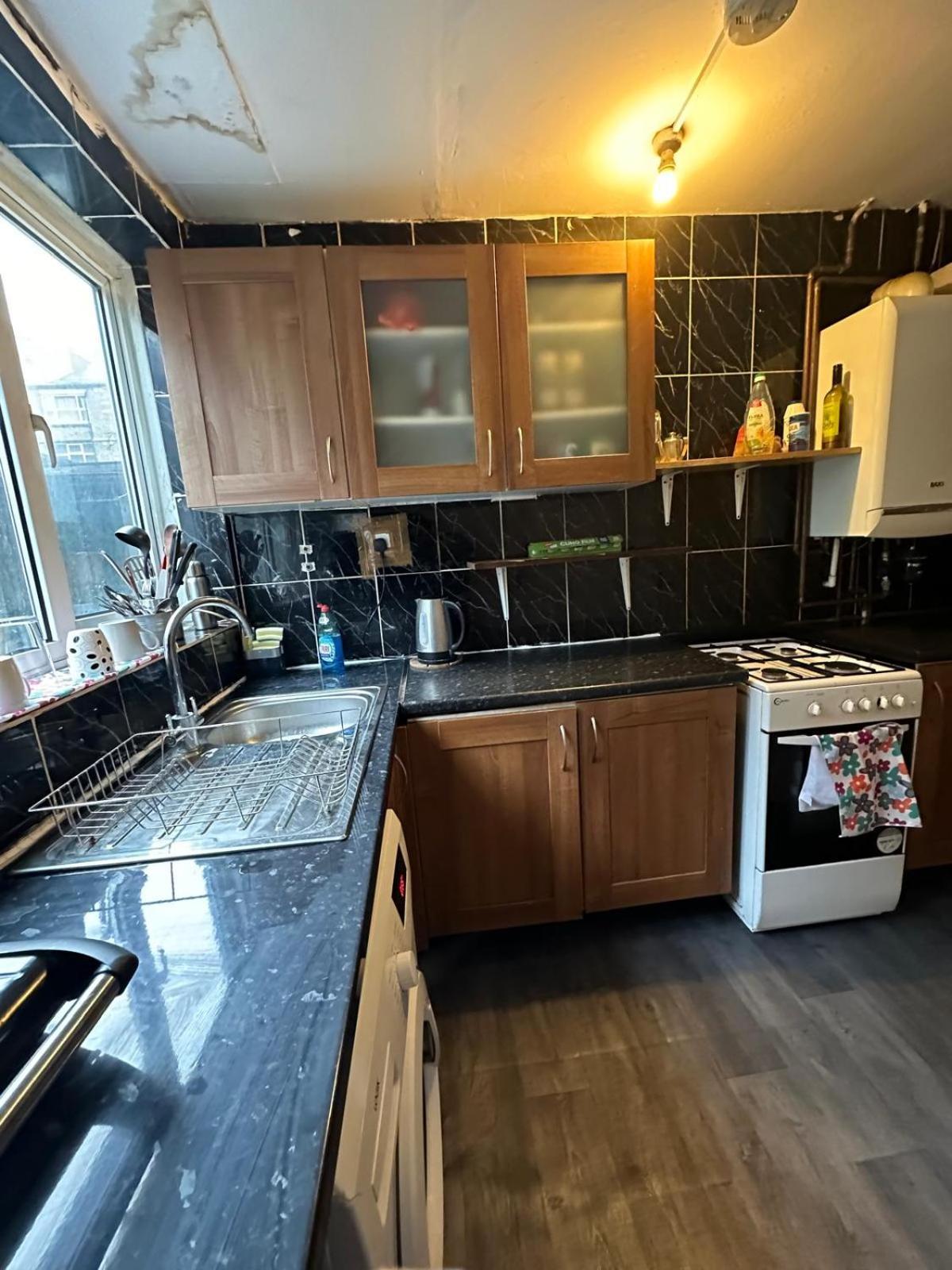 Отель Whitechapel Lindley House R2 Лондон Экстерьер фото