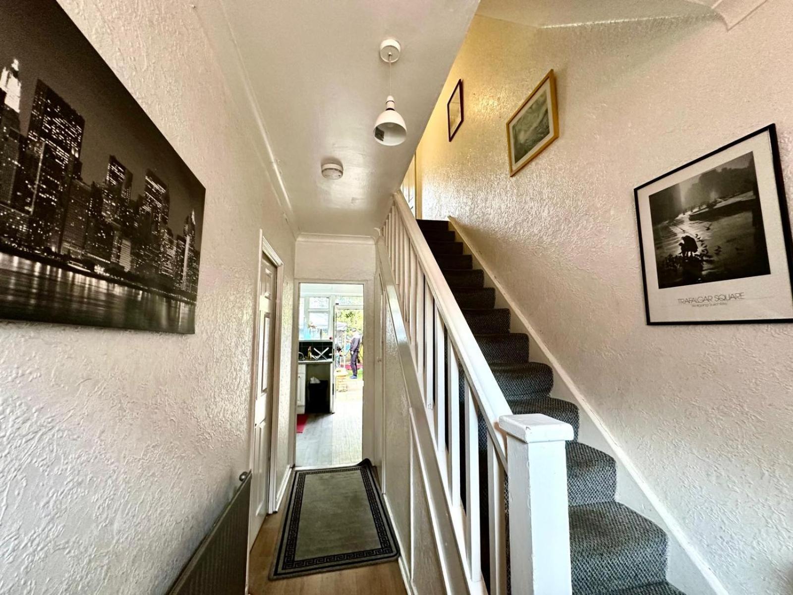 Отель Whitechapel Lindley House R2 Лондон Экстерьер фото